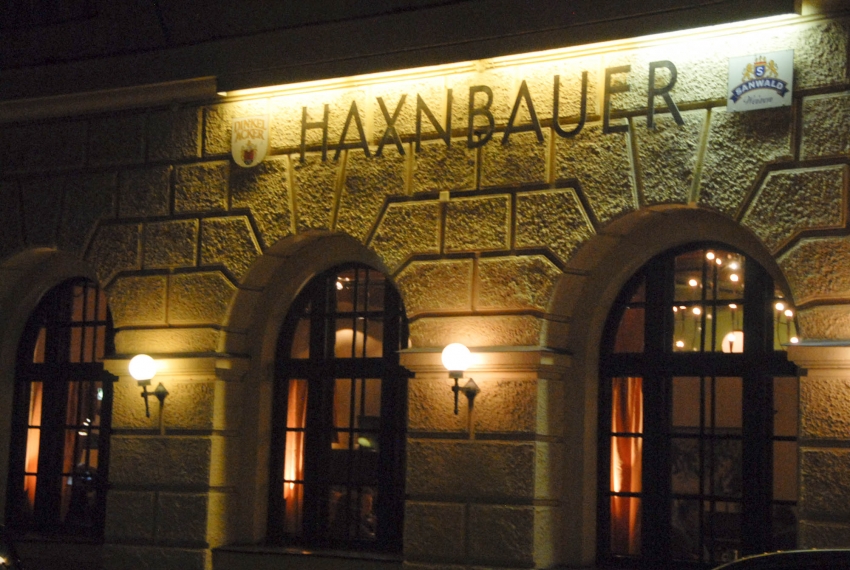 Name:  Haxnbauer im Scholastikahaus .jpg
Views: 5930
Size:  412.3 KB