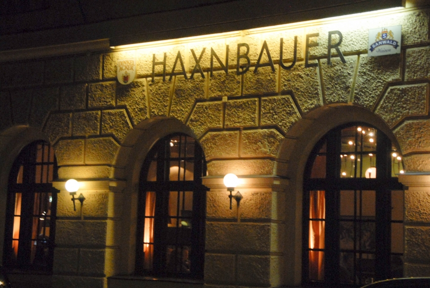 Name:  Haxnbauer im Scholastikahaus .jpg
Views: 1987
Size:  412.3 KB