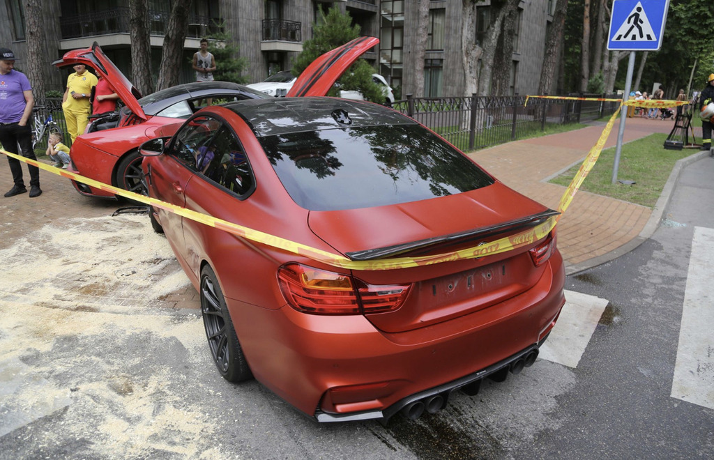 Name:  m4-ferrari-crash2.jpg
Views: 29345
Size:  296.5 KB