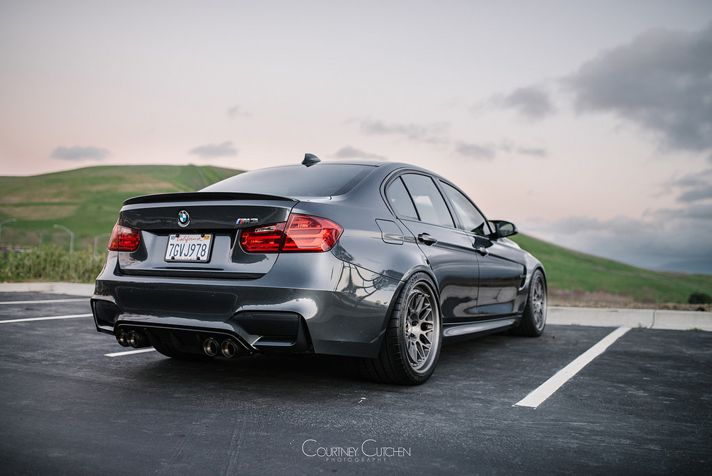 Name:  BMW-M3-with-HRE-Classic-300-Wheels-in-Brushed-Titanium-2.jpg
Views: 12240
Size:  182.2 KB